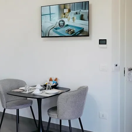 Mini - Alessandro Volta Bed & Breakfast